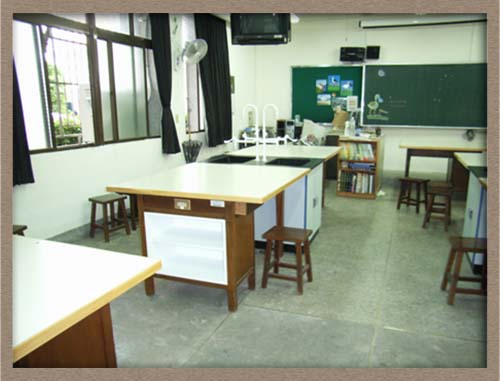 學生桌新增水槽