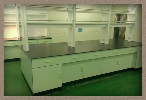 中央實驗桌(含藥架)/靠邊實驗桌(含藥架)