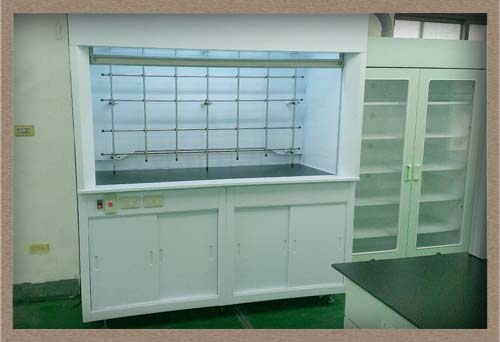 PP製排煙櫃(含蒸餾架)/木製抽氣型藥品櫃