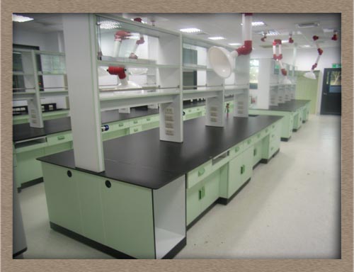 實驗桌下櫃配置依儀器放置需求配置