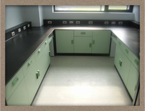 實驗桌設計配合現場隔間
